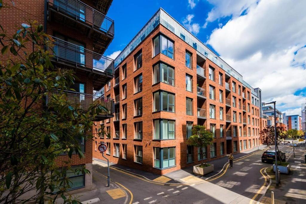 Hilltop Serviced Apartments- Northern Quarter Манчестър Екстериор снимка