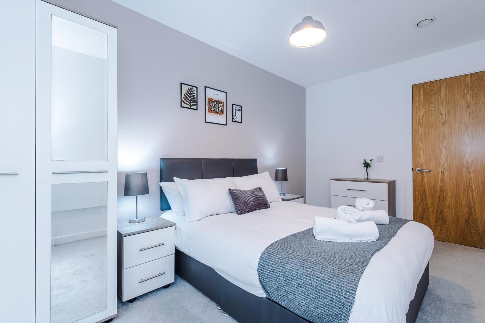 Hilltop Serviced Apartments- Northern Quarter Манчестър Стая снимка