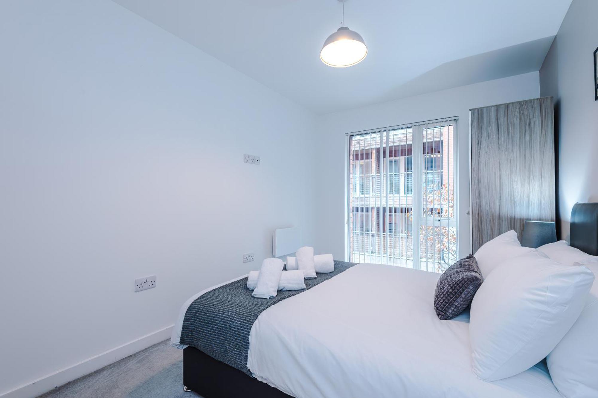 Hilltop Serviced Apartments- Northern Quarter Манчестър Стая снимка