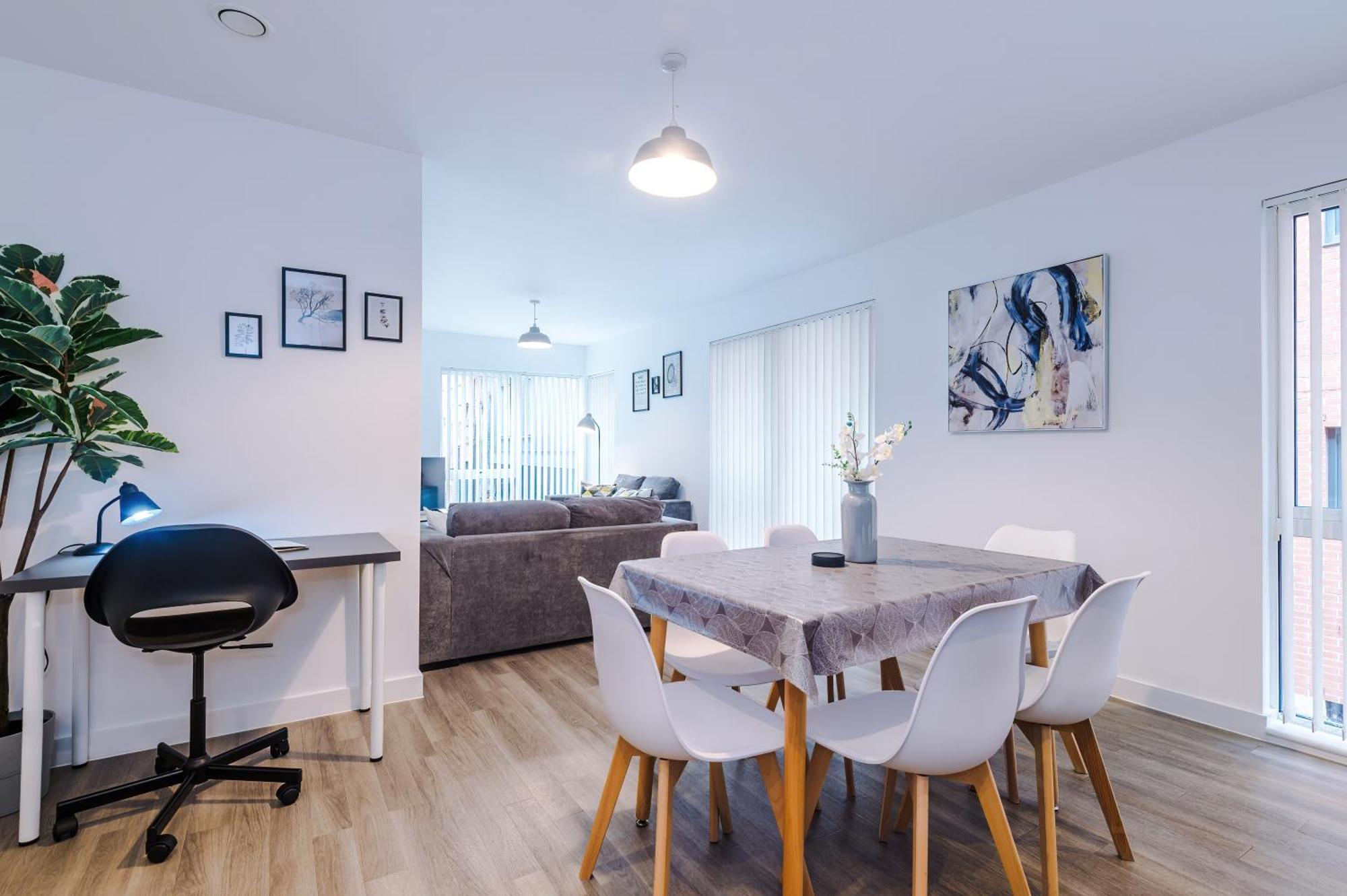 Hilltop Serviced Apartments- Northern Quarter Манчестър Стая снимка