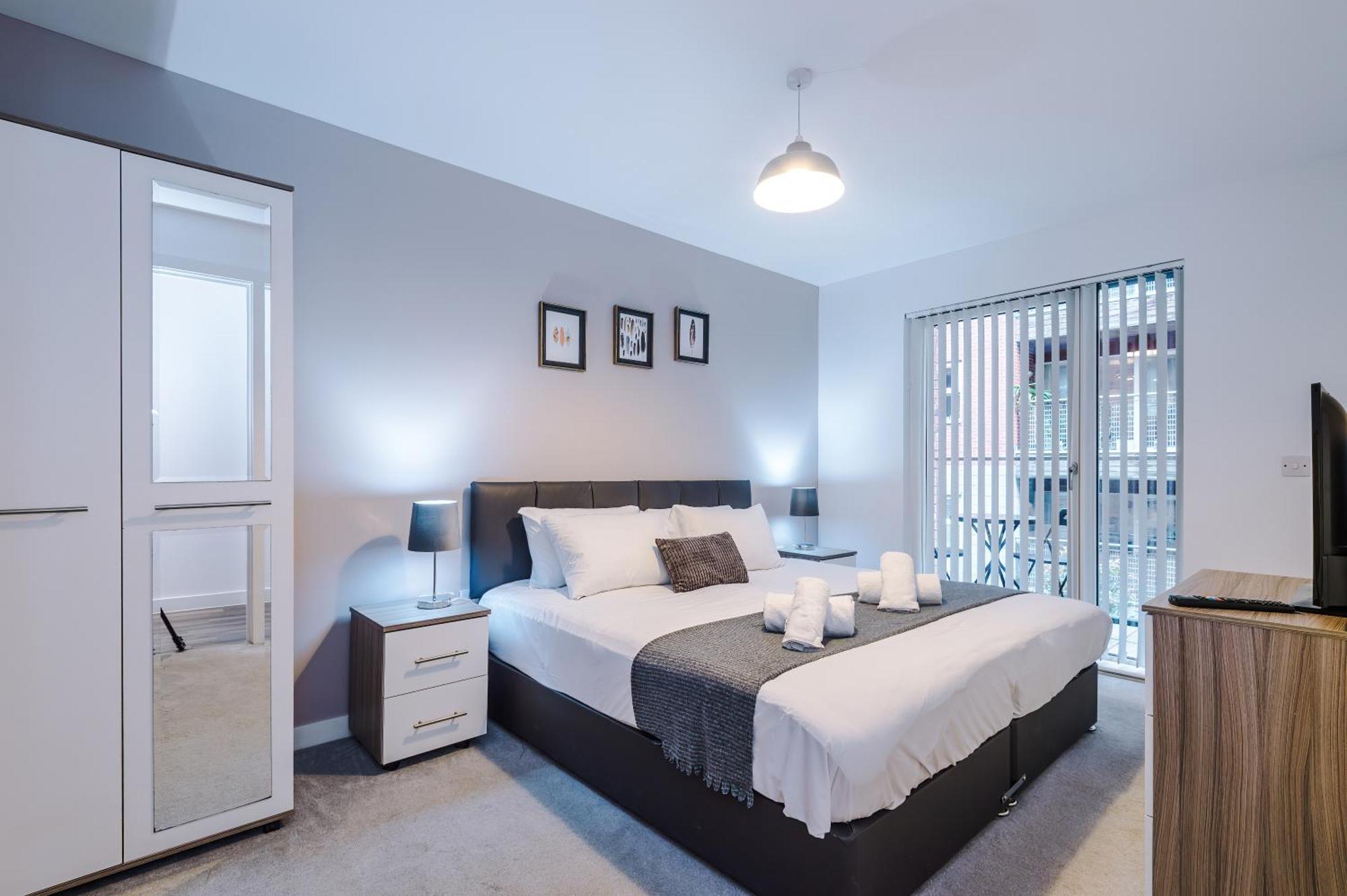 Hilltop Serviced Apartments- Northern Quarter Манчестър Стая снимка
