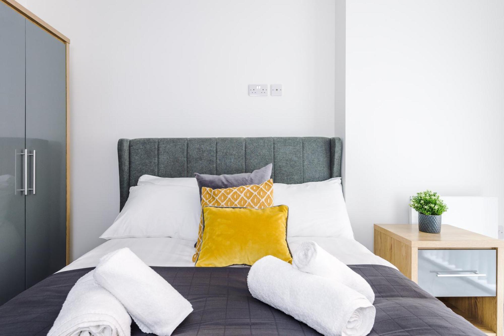 Hilltop Serviced Apartments- Northern Quarter Манчестър Стая снимка