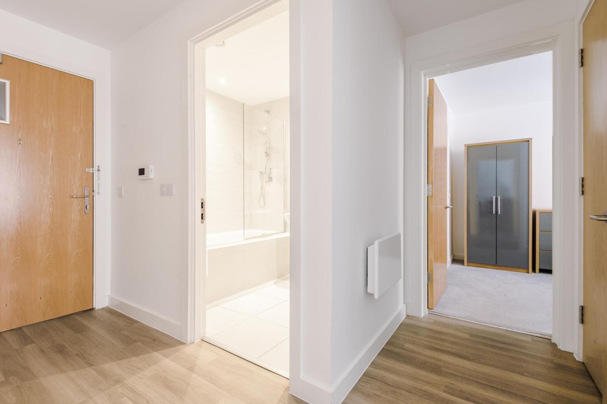 Hilltop Serviced Apartments- Northern Quarter Манчестър Стая снимка