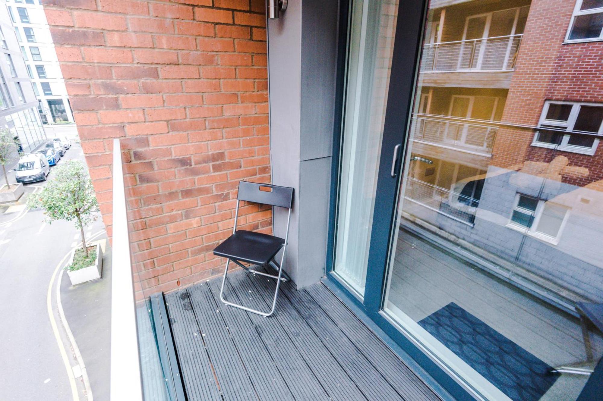 Hilltop Serviced Apartments- Northern Quarter Манчестър Стая снимка